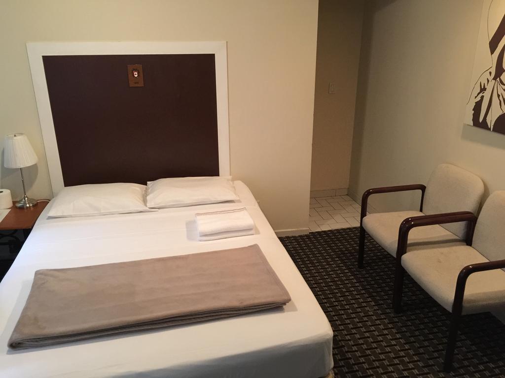 Adas Guesthouse Toronto Szoba fotó